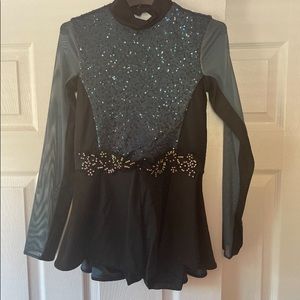 Beautiful green and black Weissman lyrical dress